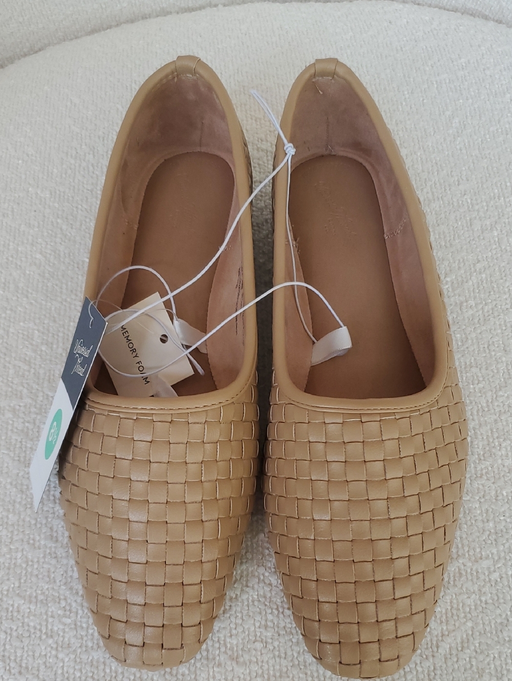 NWT Universal Thread Woven Pointed-Toe Flat Memory Foam in Tan Size 8.5 - Picture 2 of 4